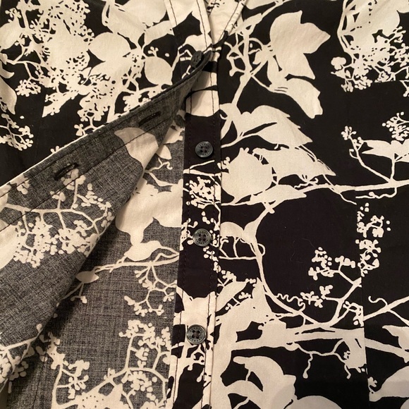 Express Design Studio Collared, Button Down, Top - Picture 3 of 8